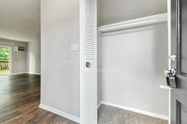 Photo - 1202 E Walford Dr Unit 2