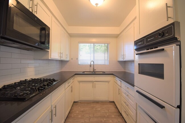 Photo - 5455 Bellingham Ave Unit 06