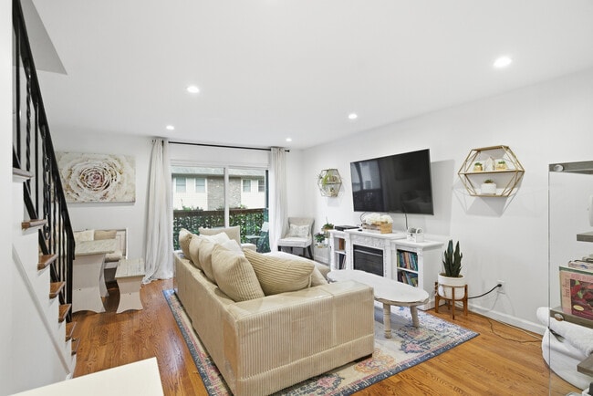 Building Photo - 382 Knapps Hwy Unit 382