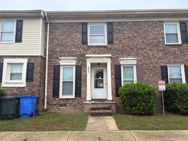 Building Photo - 423 Kirkcaldy Ct Rental