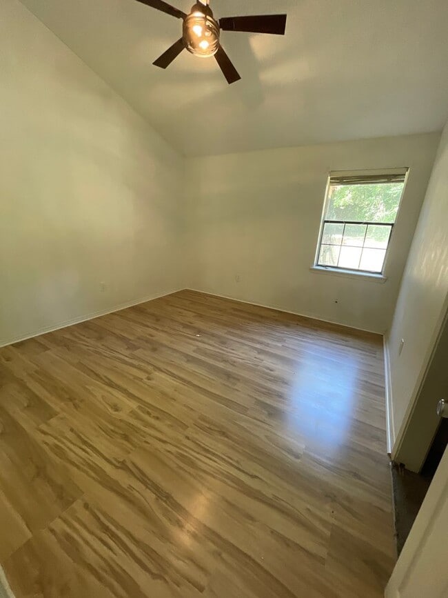 Photo - Western Hills 3 Bedroom Home