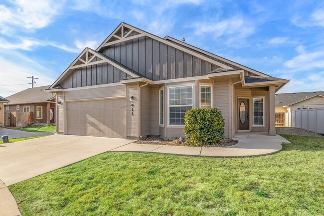 Building Photo - 911 N Scottish St