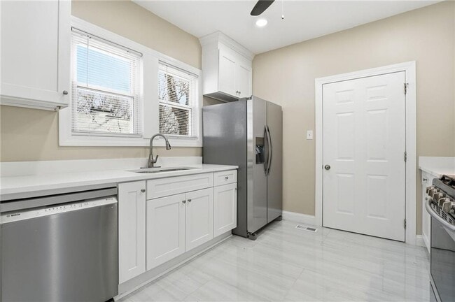 Photo - 395 8th St NE