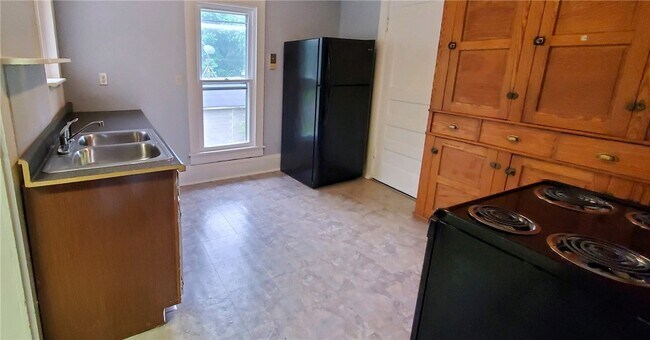 Photo - 154 Thacher St