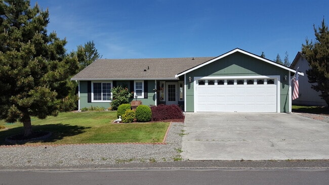 Building Photo - 2+ bed, 2 bath home in Sun Meadows, Sequim