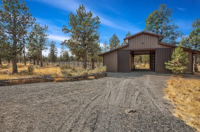 Photo - 3 Bed 2 Bath Horse Property-Stables-Coral-...