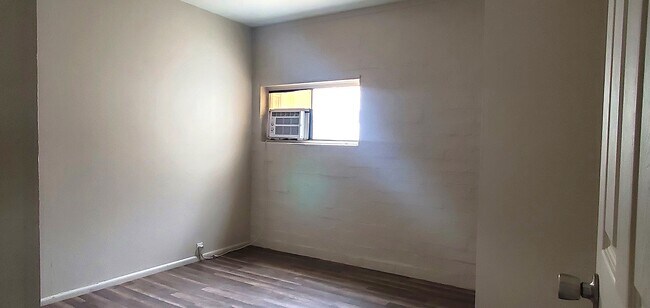 Photo - 1205 W Center St