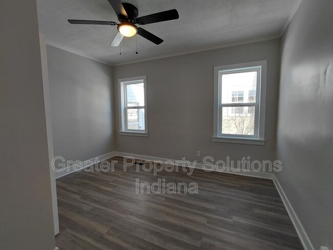 Photo - 234 Fernwood St