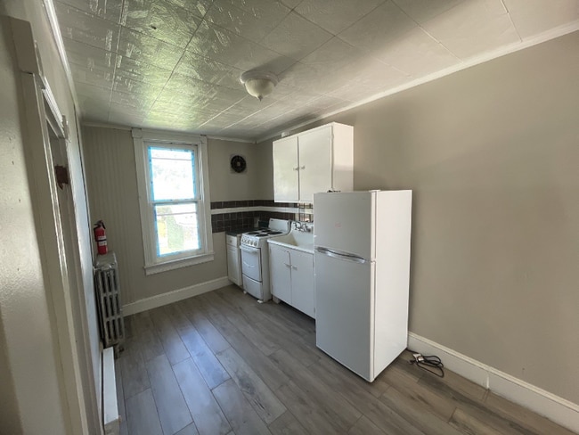 Photo - 582 Sunbury St