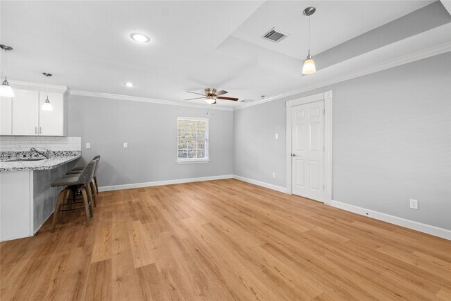 Photo - 1941 Lynnview Dr