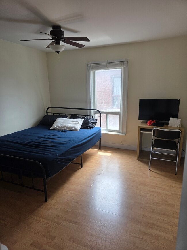 Photo - 500 Saint Clarens Av Unit 2 flr