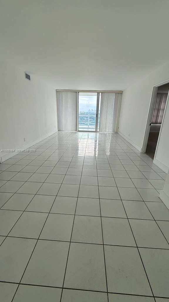 Photo - 5161 Collins Ave Unidad 1108