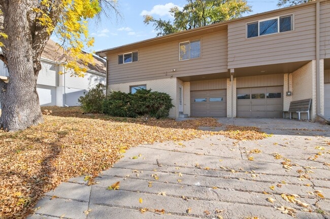 Photo - 1222-1224 S 118th St Unidad 1222