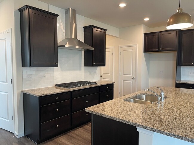 Photo - 721 Dropseed Ln