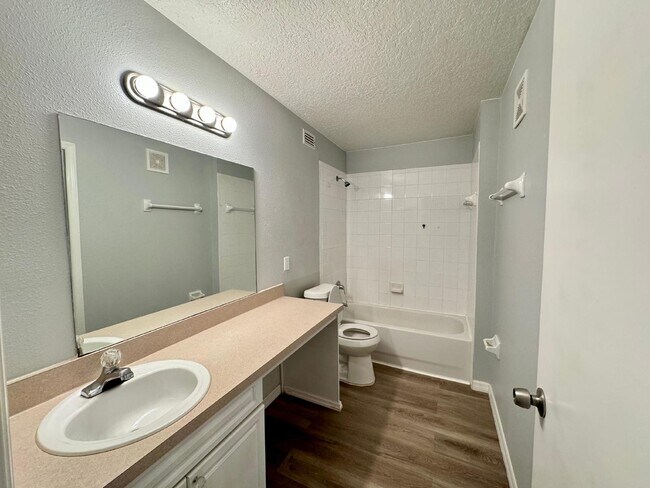 Photo - Cozy 1-Bedroom Townhouse in Davenport