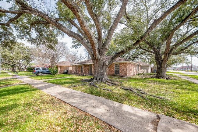 Photo - 451 Gentilly Dr