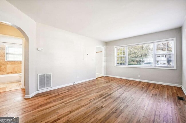 Photo - 2015 Bixby St SE