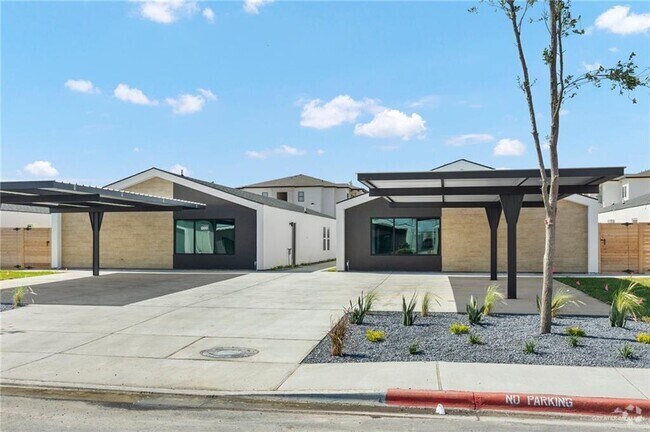 Building Photo - 1320 E Hibiscus Ave Unit 3 Rental
