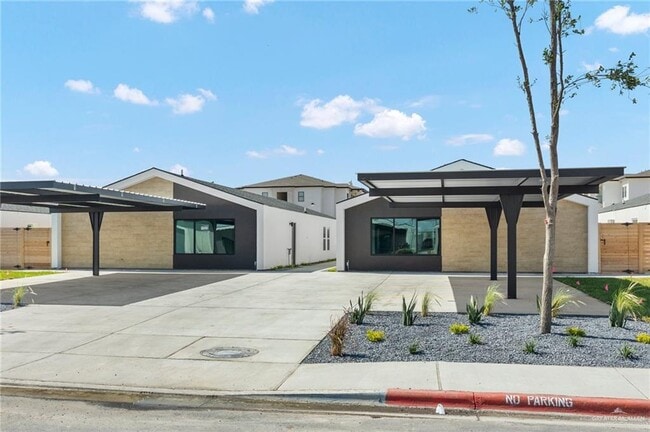 Photo - 1320 E Hibiscus Ave Apartment Unit 3