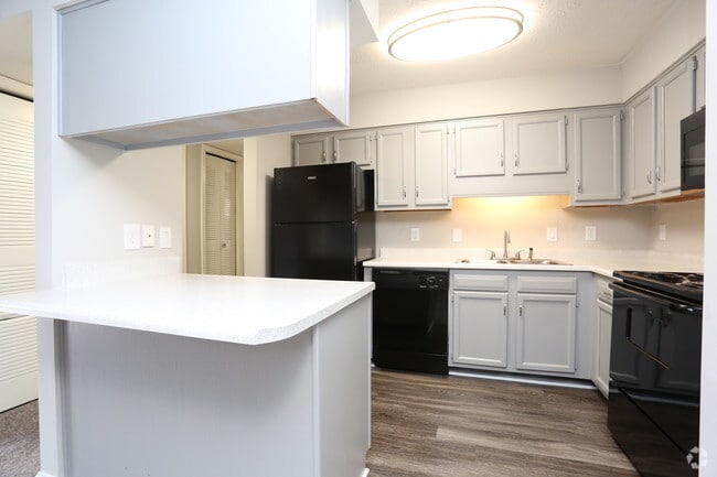 2BR, 2BA - 1,160 SF - Kitchen
