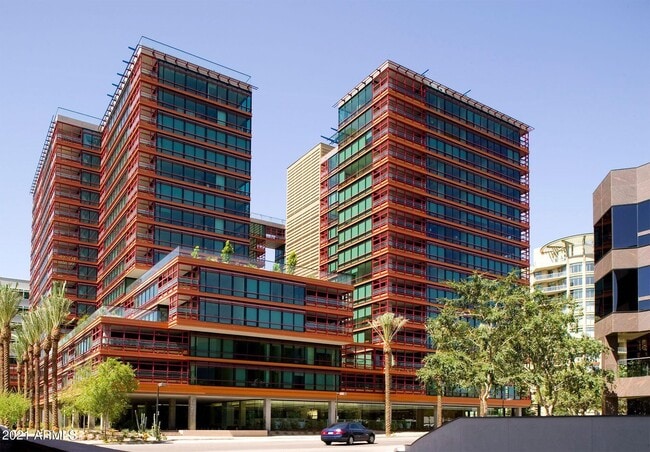 Building Photo - 4808 N 24th St Unit 1328