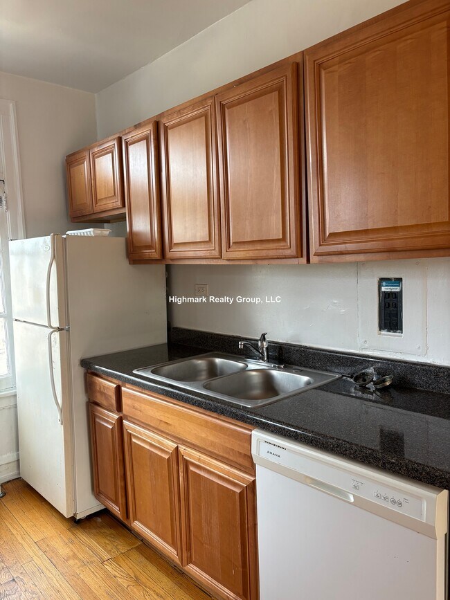 Photo - 909 Elmwood Ave Unit NO3