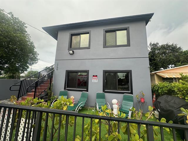1704 NW 69th Ter