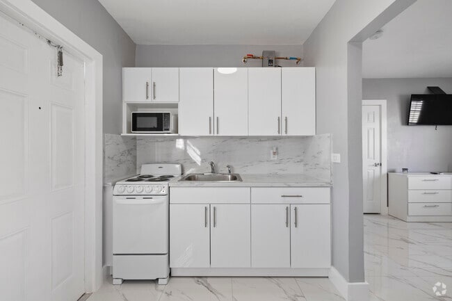 1BR, 1BA - 65 W 9th St