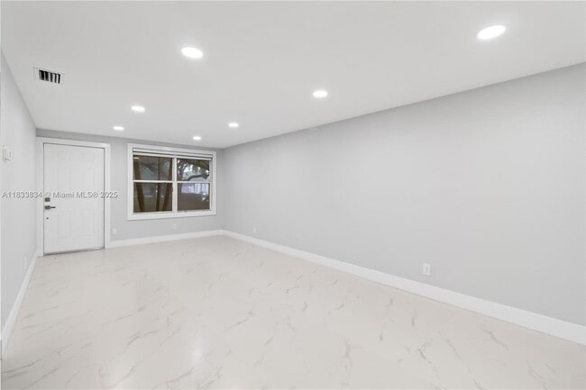 Photo - 7144 Southgate Blvd