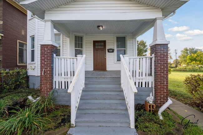 Photo - $1650 - Large 4 Bedroom, Renovated Home