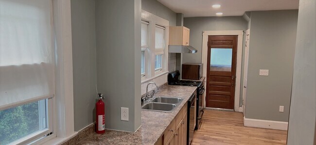 Photo - 20 Lenglen Rd Unit 1