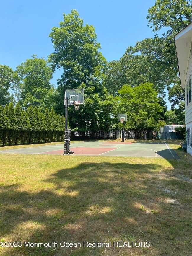 Photo - 275 Garfield Ave