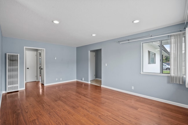 Photo - 3439 Payne Ave