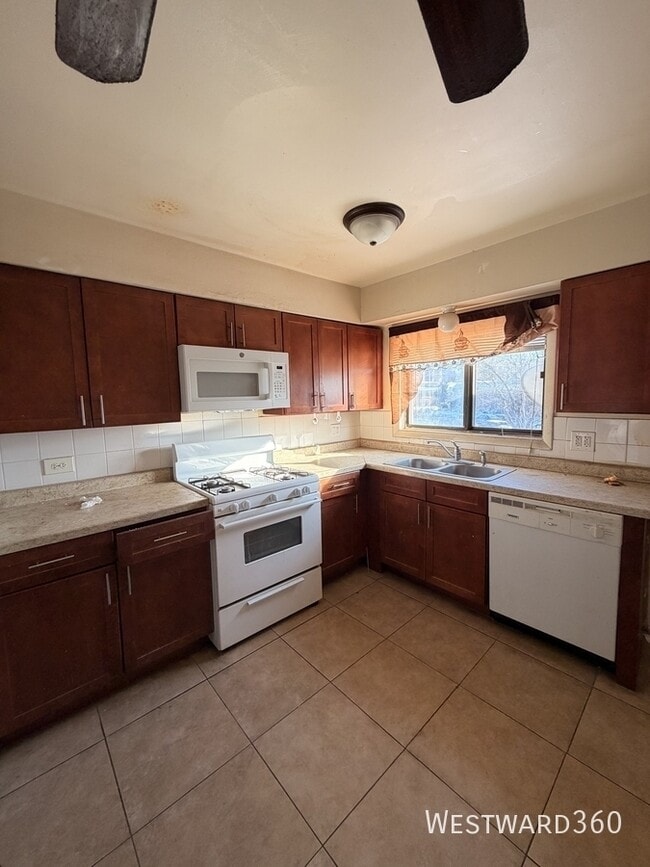 Photo - 10409 Dearlove Rd Unit A1