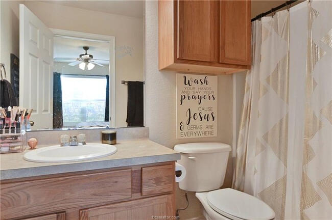 Photo - Available May 2026! Great 3 Bedroom, 3 Bathroom Close to Everything!!