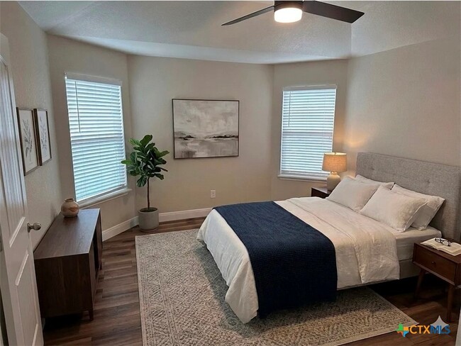 Photo - 5202 Dauphin Dr