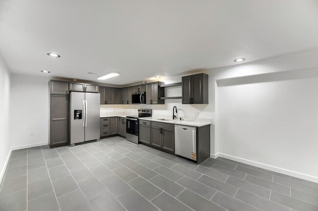 Photo - 3831 W Rutgers Pl