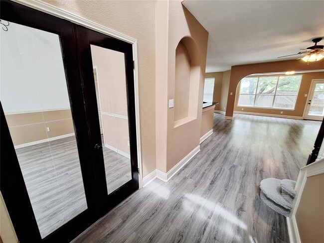 Photo - 2122 Wheaton Trail