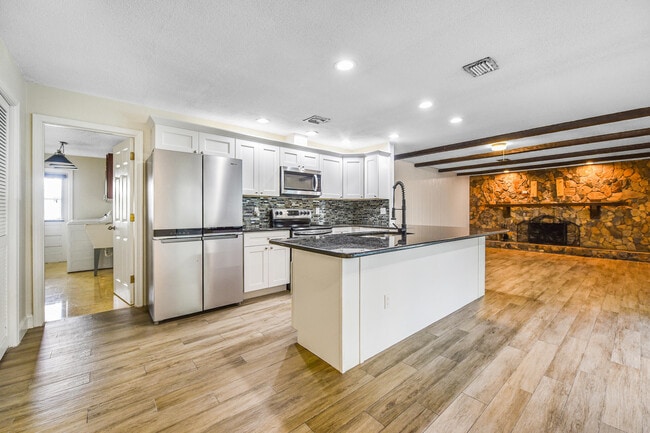 Photo - 8385 NW 14th St