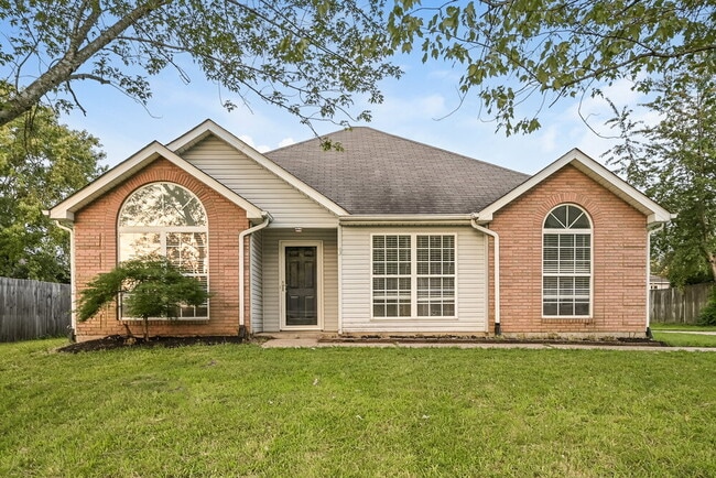 Building Photo - 2204 Joann Dr
