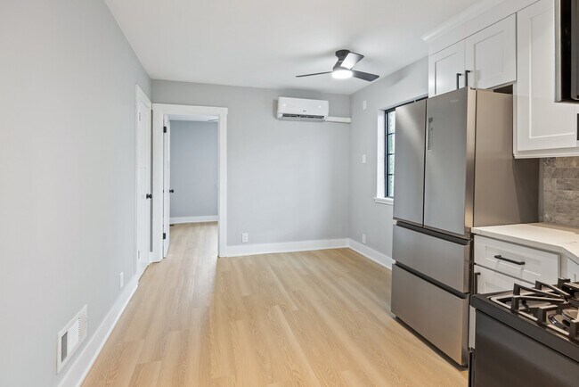 1434 Circle Ave Unit 1 SOUTH