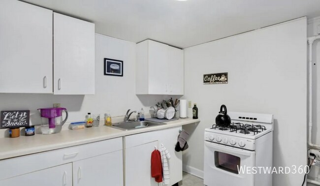 Building Photo - 1835 W Patterson Ave Unit G