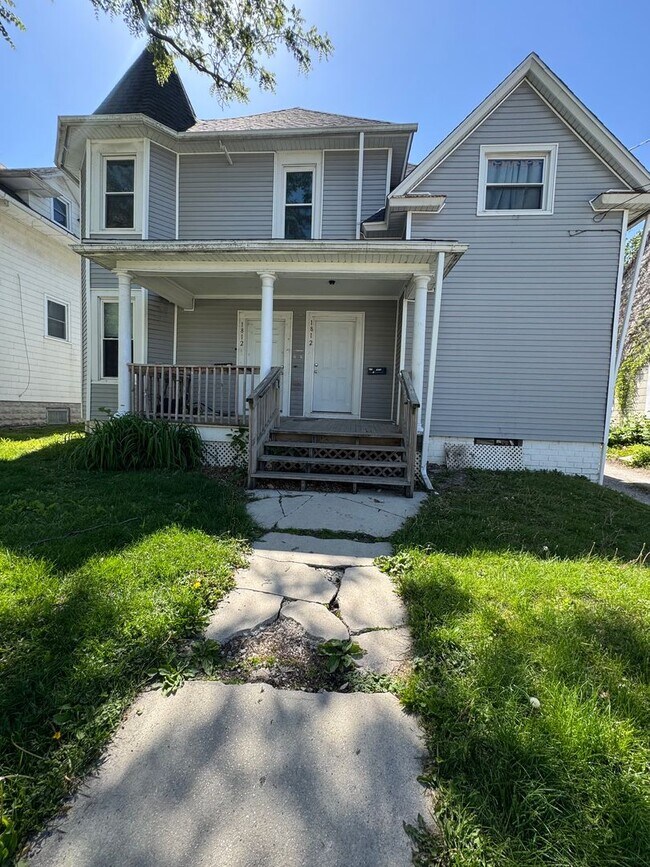 Building Photo - 1812 Pershing Ave Unit #1