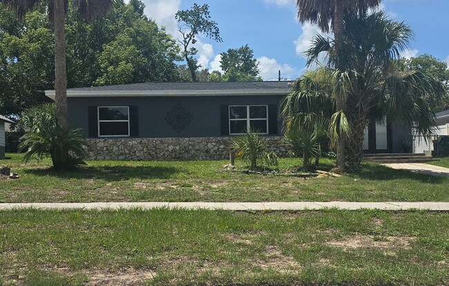 Building Photo - Glimpse Lake Minneola from the heart of do... Rental