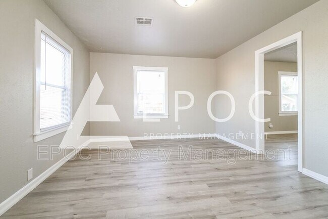 Photo - 3010 N Fonshill Ave