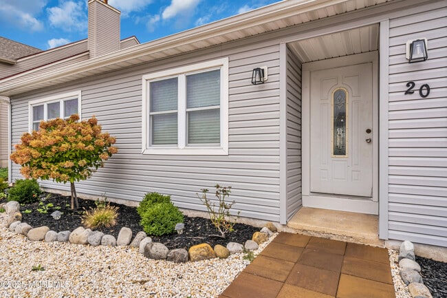 20 Venetian Ct