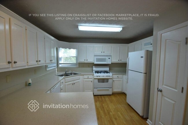 Photo - 380 Ashland Manor Dr