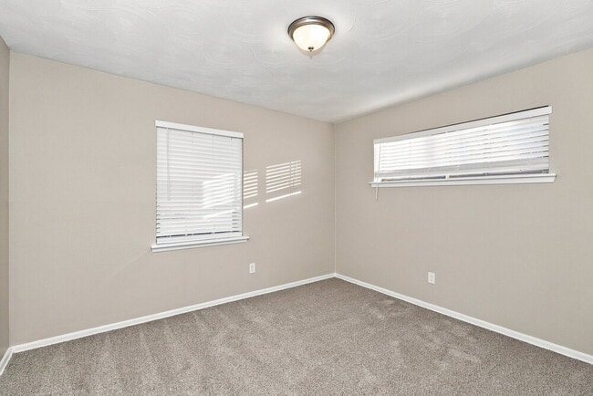 2532 Belhaven Dr