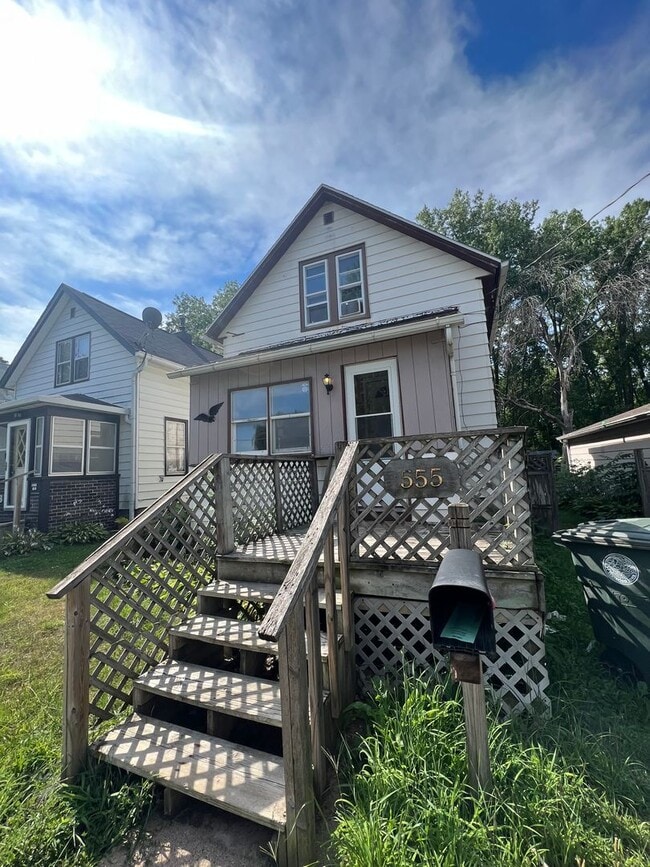 Building Photo - Two bedroom/ Two bath house