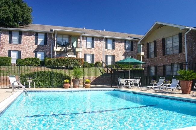 Photo - Woodhollow Apartments
